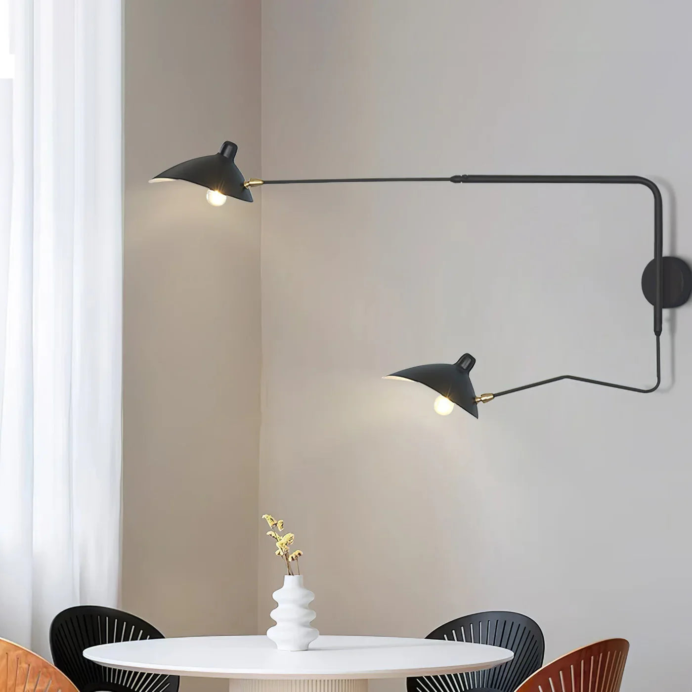 Designerska lampa ścienna z podwójnym ramieniem — regulowany kinkiet do salonu, biura i sypialni | Norivo Norivo