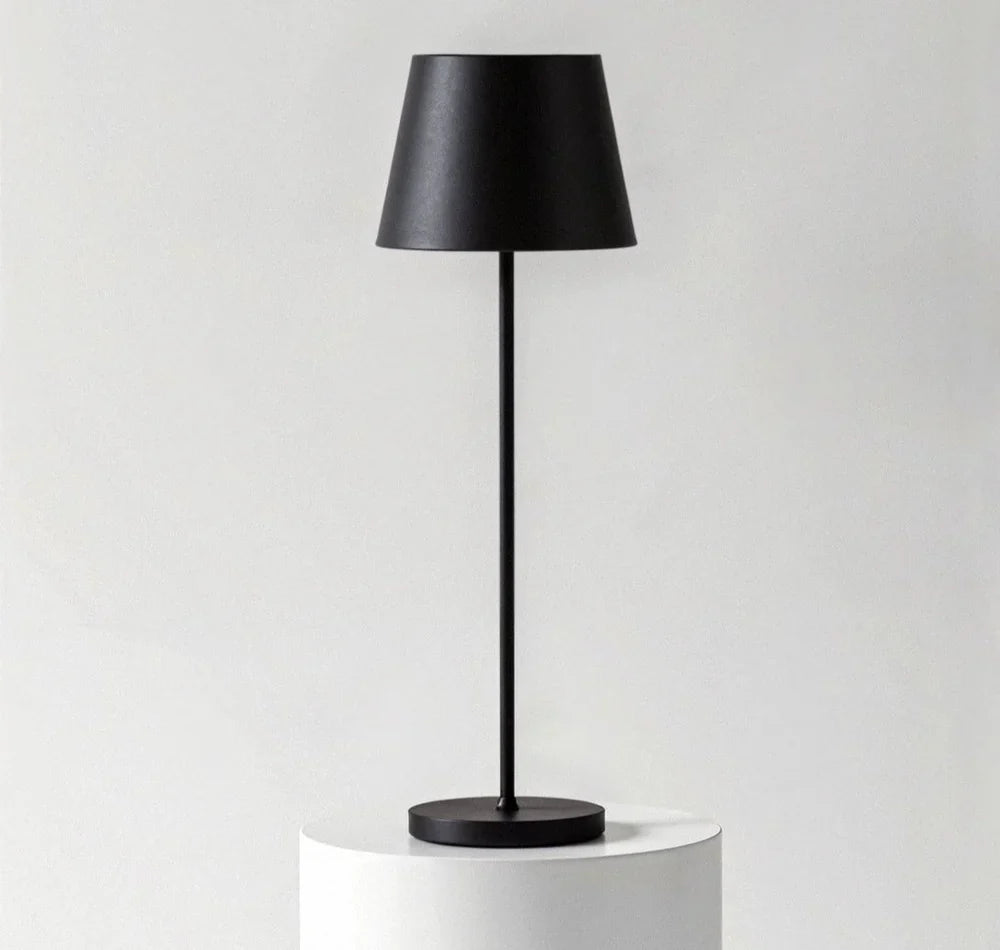 Nowoczesna lampa stołowa LED — dotykowy włącznik, ładowana, 8 kolorów | Norivo Norivo