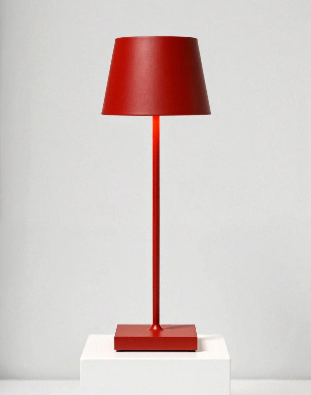 Nowoczesna lampa stołowa LED — dotykowy włącznik, ładowana, 8 kolorów | Norivo Norivo