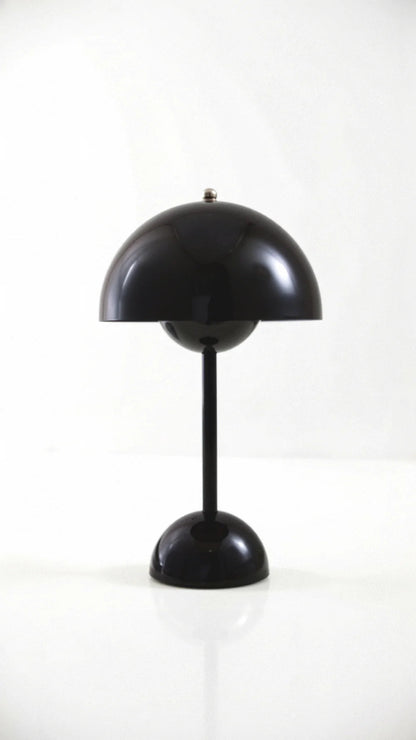Lampa stołowa czarna