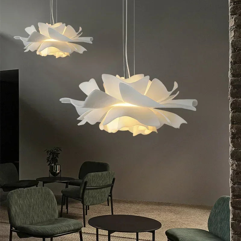 Lampa wisząca w kształcie kwiatu lotosu — warstwowy klosz | Norivo Norivo