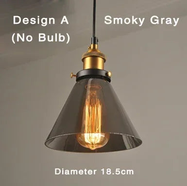 Industrialna lampa wisząca retro — klosz z dymionego szkła, złote wykończenie | Norivo Norivo
