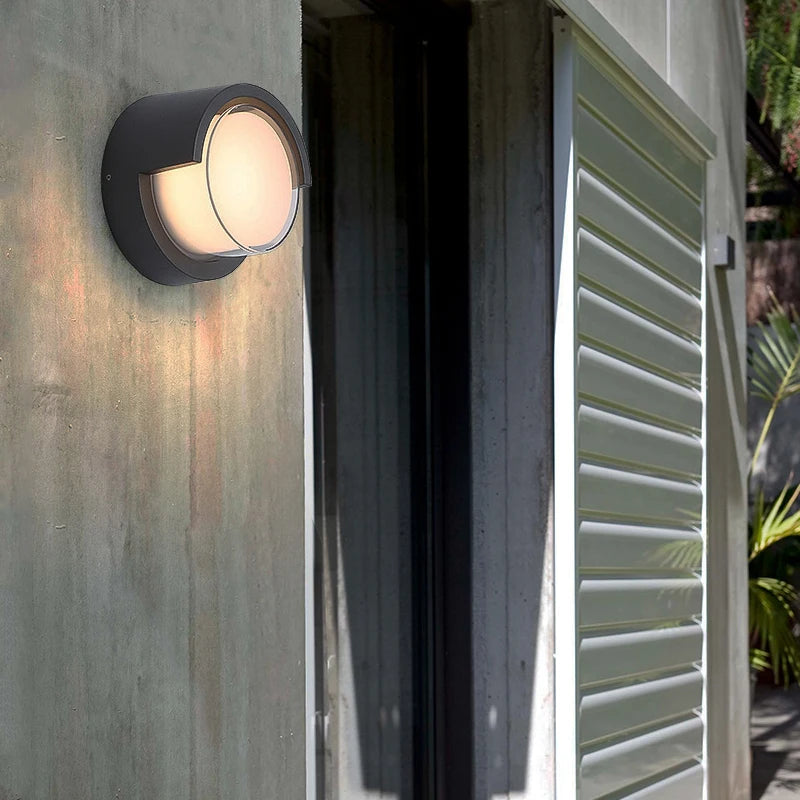Zewnętrzna lampa ścienna LED z czujnikiem ruchu — IP65 | Norivo Norivo