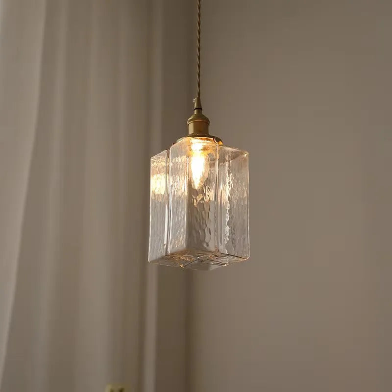 Vintage szklana lampa wisząca z mosiężnym wykończeniem — 3 kształty | Norivo Norivo