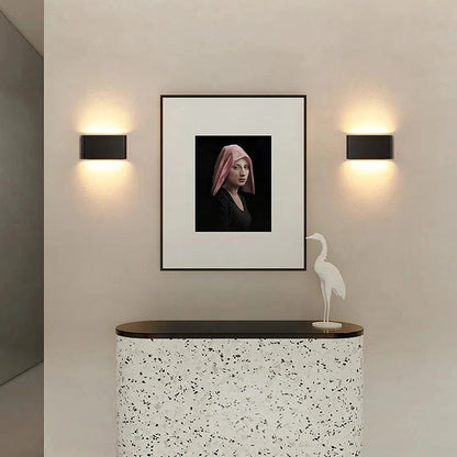 Wodoodporny kinkiet LED — oświetlenie dwukierunkowe góra/dół, aluminium | Norivo Norivo