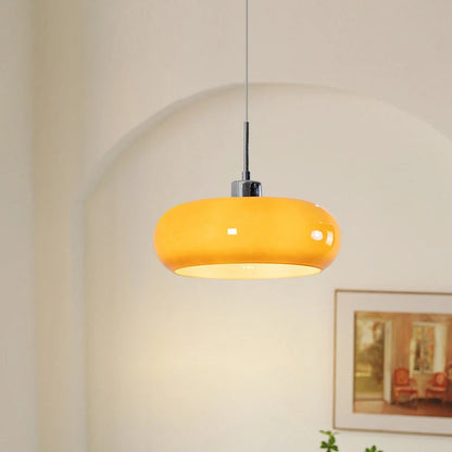 Lampa wisząca z opalizującym kloszem — elegancja retro Bauhaus | Norivo Norivo