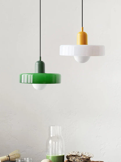 Lampa wisząca z kolorowym szklanym kloszem Bauhaus | Norivo Norivo