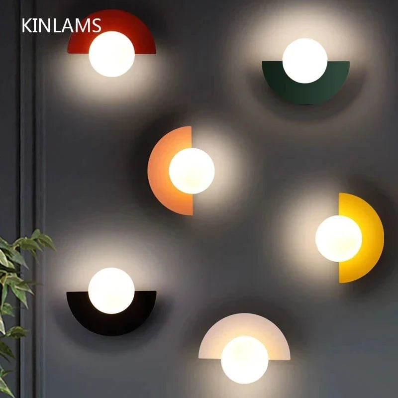 Nowoczesna lampa ścienna LED w kształcie półkola — geometryczny design, 12 wariantów | Norivo Norivo