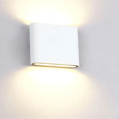 Wodoodporny kinkiet LED — oświetlenie dwukierunkowe góra/dół, aluminium | Norivo Norivo