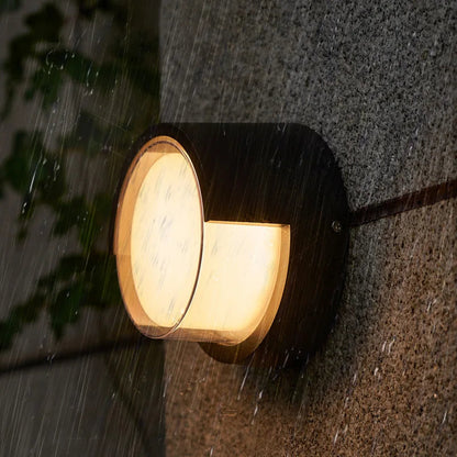 Zewnętrzna lampa ścienna LED z czujnikiem ruchu — IP65 | Norivo Norivo