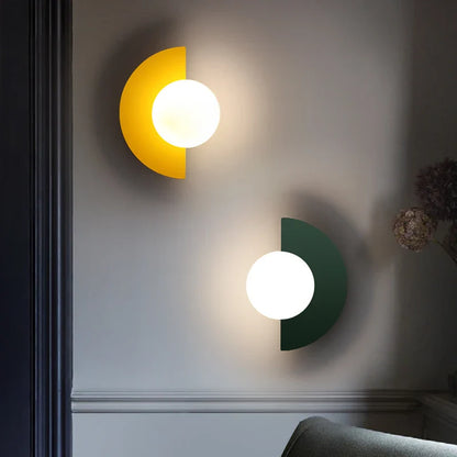 Nowoczesna lampa ścienna LED w kształcie półkola — geometryczny design, 12 wariantów | Norivo Norivo