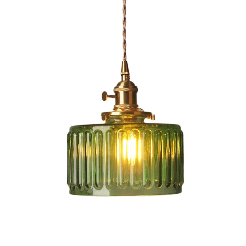Szklana lampa wisząca vintage — ryflowany klosz, złote wykończenie | Norivo Norivo