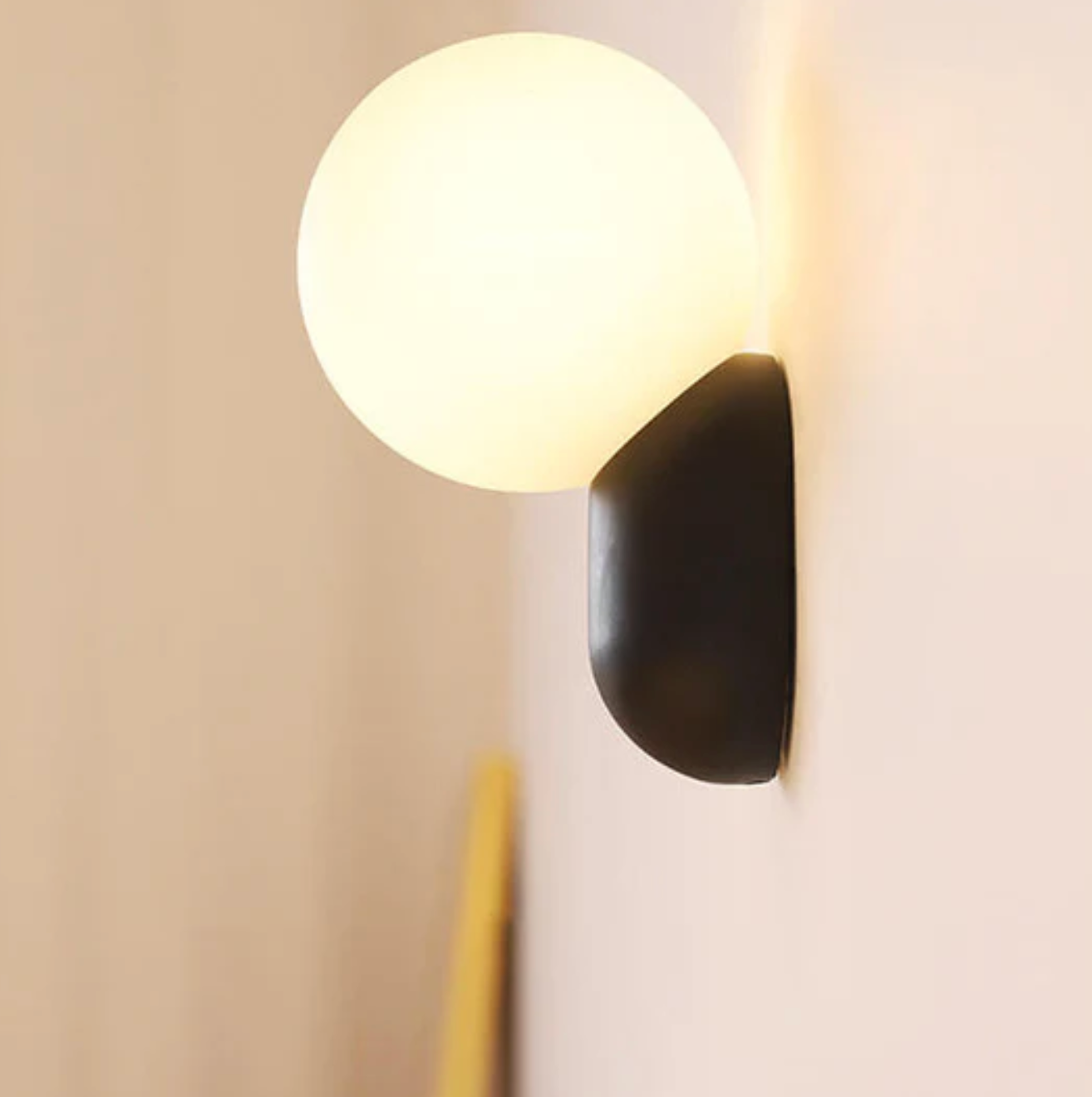 Nowoczesny kinkiet kula LED — designerska lampa ścienna, 5 kolorów | Norivo Norivo