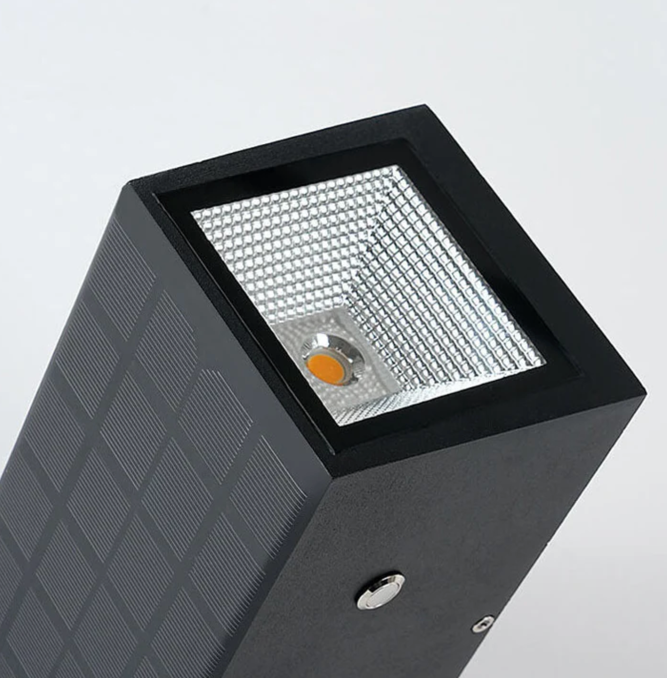 Solarna lampa ścienna LED góra-dół — kinkiet elewacyjny zewnętrzny, 2 rozmiary | Norivo Norivo