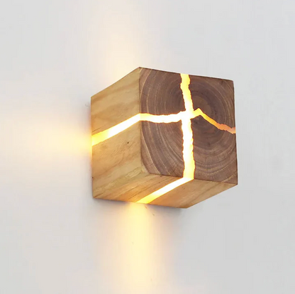 Drewniany kinkiet ścienny LED handmade — lampa z naturalnego drewna | Norivo Norivo