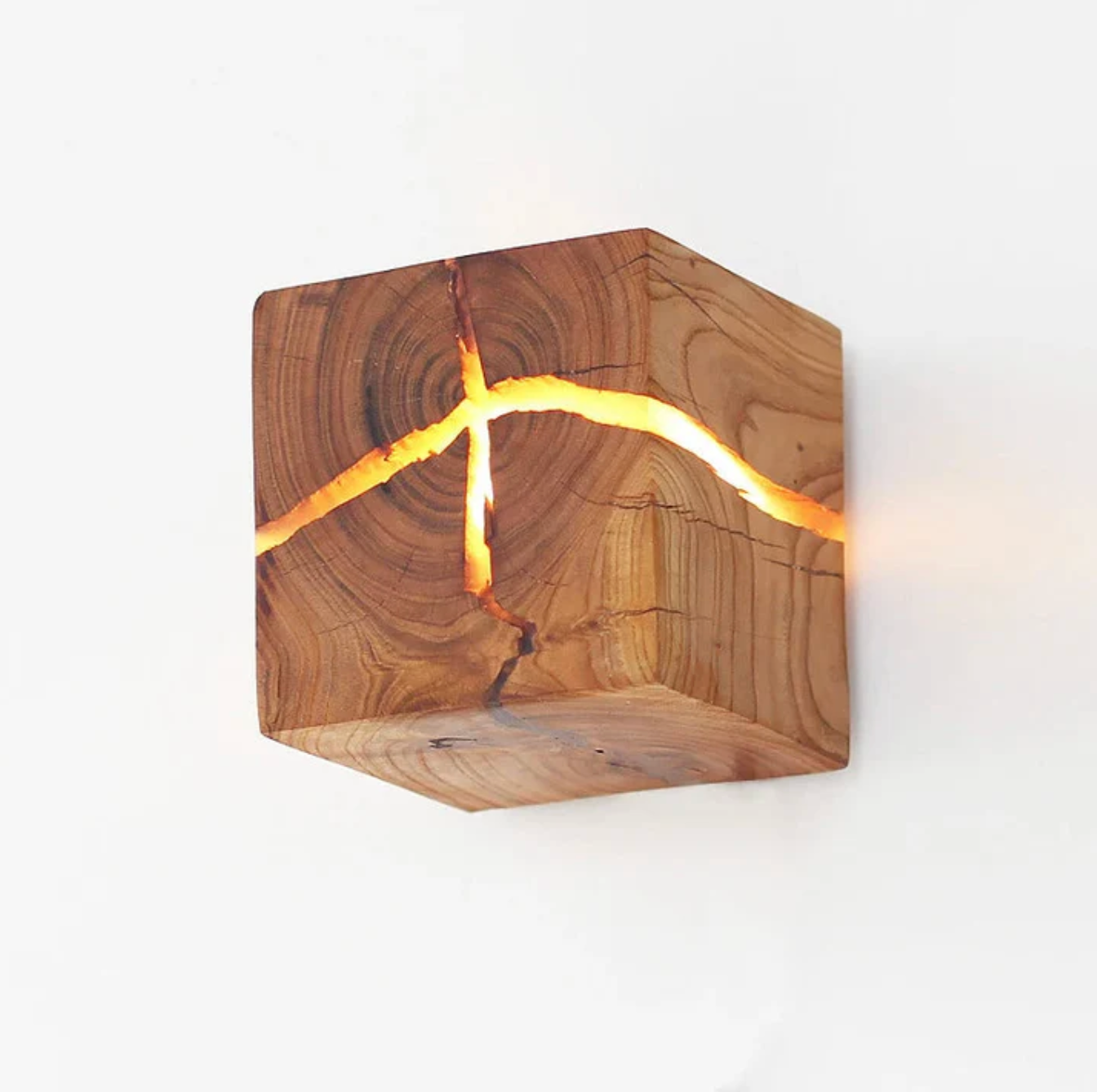 Drewniany kinkiet ścienny LED handmade — lampa z naturalnego drewna | Norivo Norivo