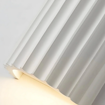 Nowoczesny kinkiet ścienny z żebrowaną strukturą — lampa LED CCT, 4 kolory | Norivo Norivo