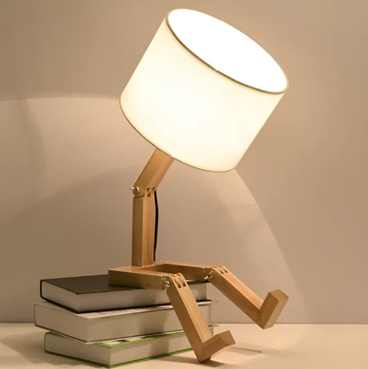 Designerska lampa stołowa drewniana — regulowana, forma "robot" | Norivo Norivo
