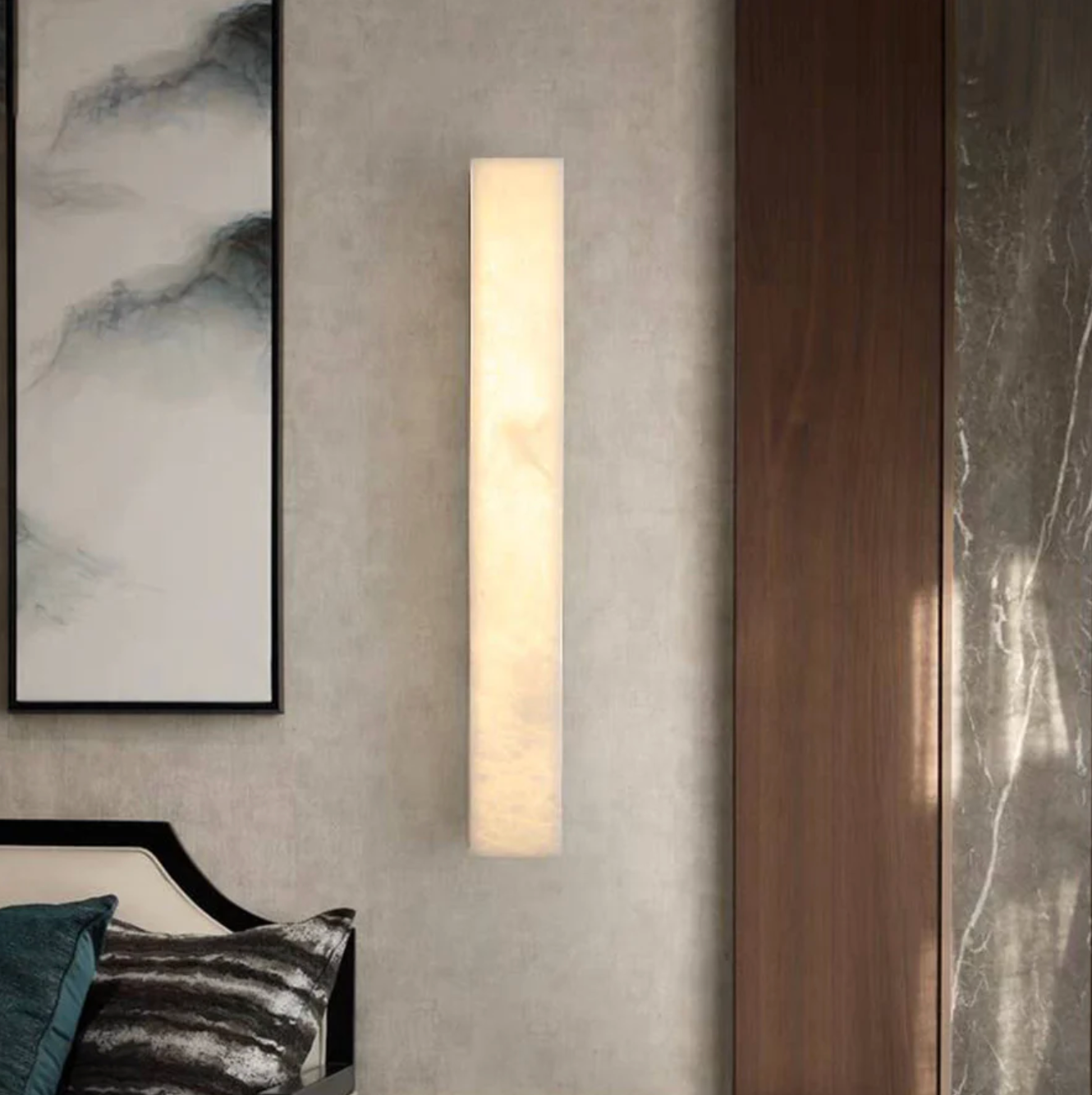 Kinkiet ścienny LED z kamienia naturalnego — pionowa lampa premium z alabastru | Norivo Norivo