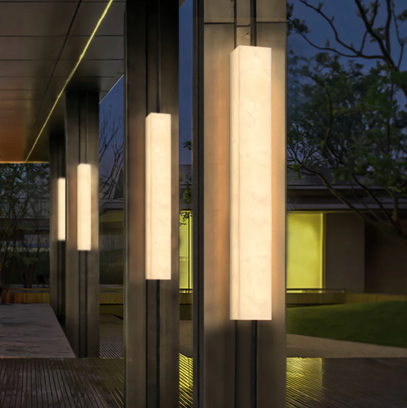 Kinkiet ścienny LED z kamienia naturalnego — pionowa lampa premium z alabastru | Norivo Norivo