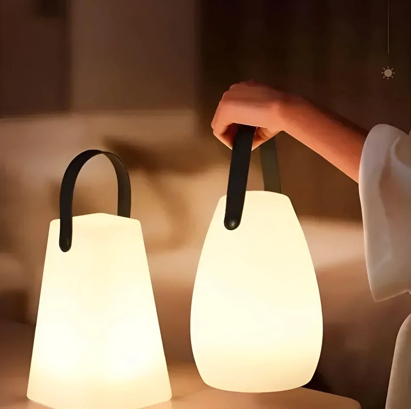 Przenośna lampka LED RGB z pilotem — ładowanie USB, 16 kolorów, 4 style | Norivo Norivo