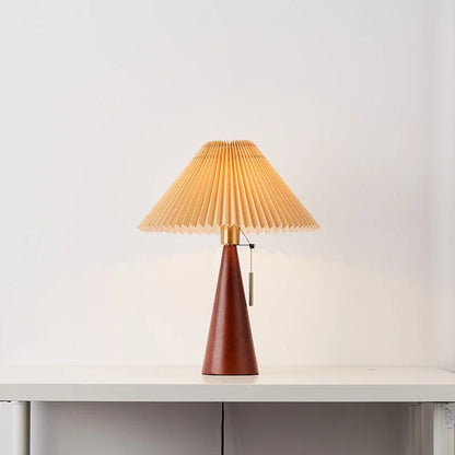 Lampa stołowa z plisowanym kloszem — drewniana podstawa, styl skandynawski | Norivo Norivo