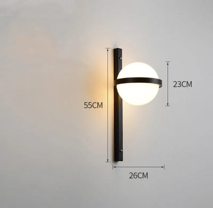 Nowoczesna lampa ścienna z kulami LED i doniczką — designerska kolumna świetlna | Norivo Norivo