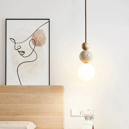 Lampa wisząca z kulistymi detalami — trawertyn i drewno | Norivo Norivo