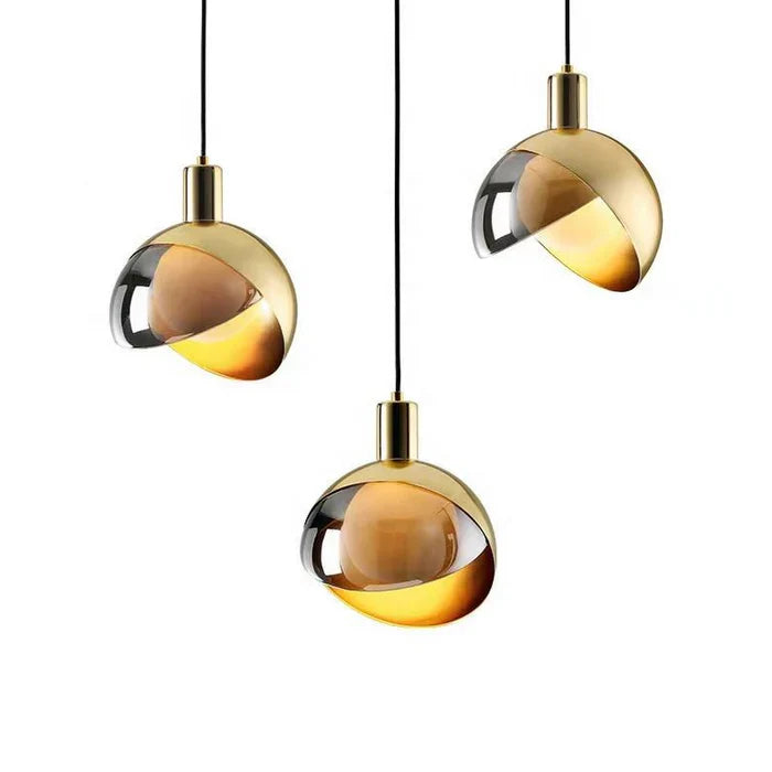 Lampa wisząca LED — złoto i dymione szkło | Norivo Norivo