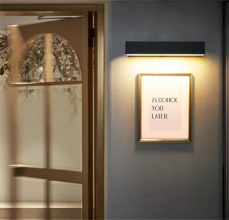 Nowoczesna lampa ścienna LED — minimalistyczne oświetlenie zewnętrzne IP65 | Norivo Norivo