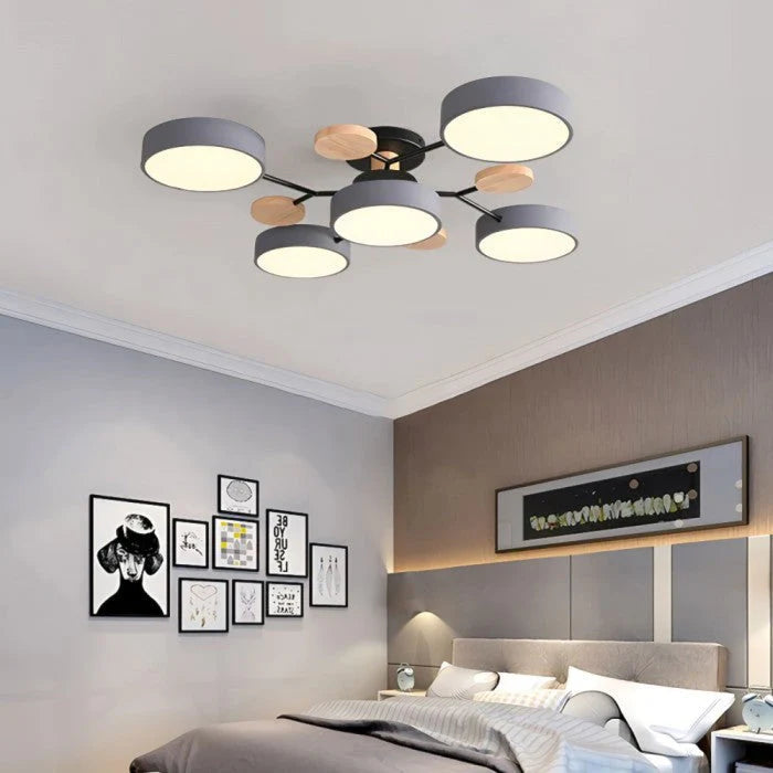 Lampa sufitowa LED wieloramienna z drewnianymi akcentami — 4 kolory | Norivo Norivo