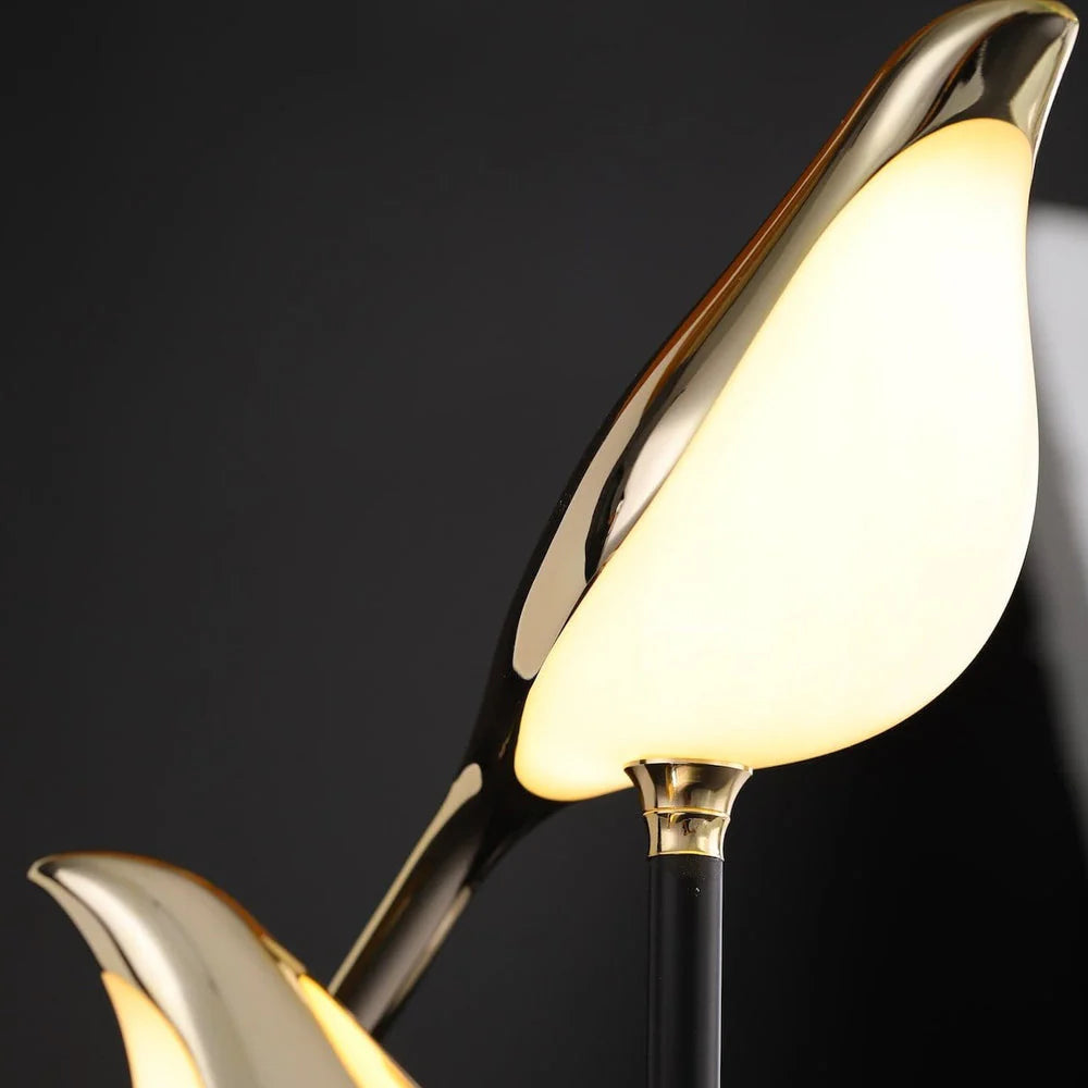 Designerska lampka nocna LED z ptakami — regulowana barwa światła | Norivo Norivo