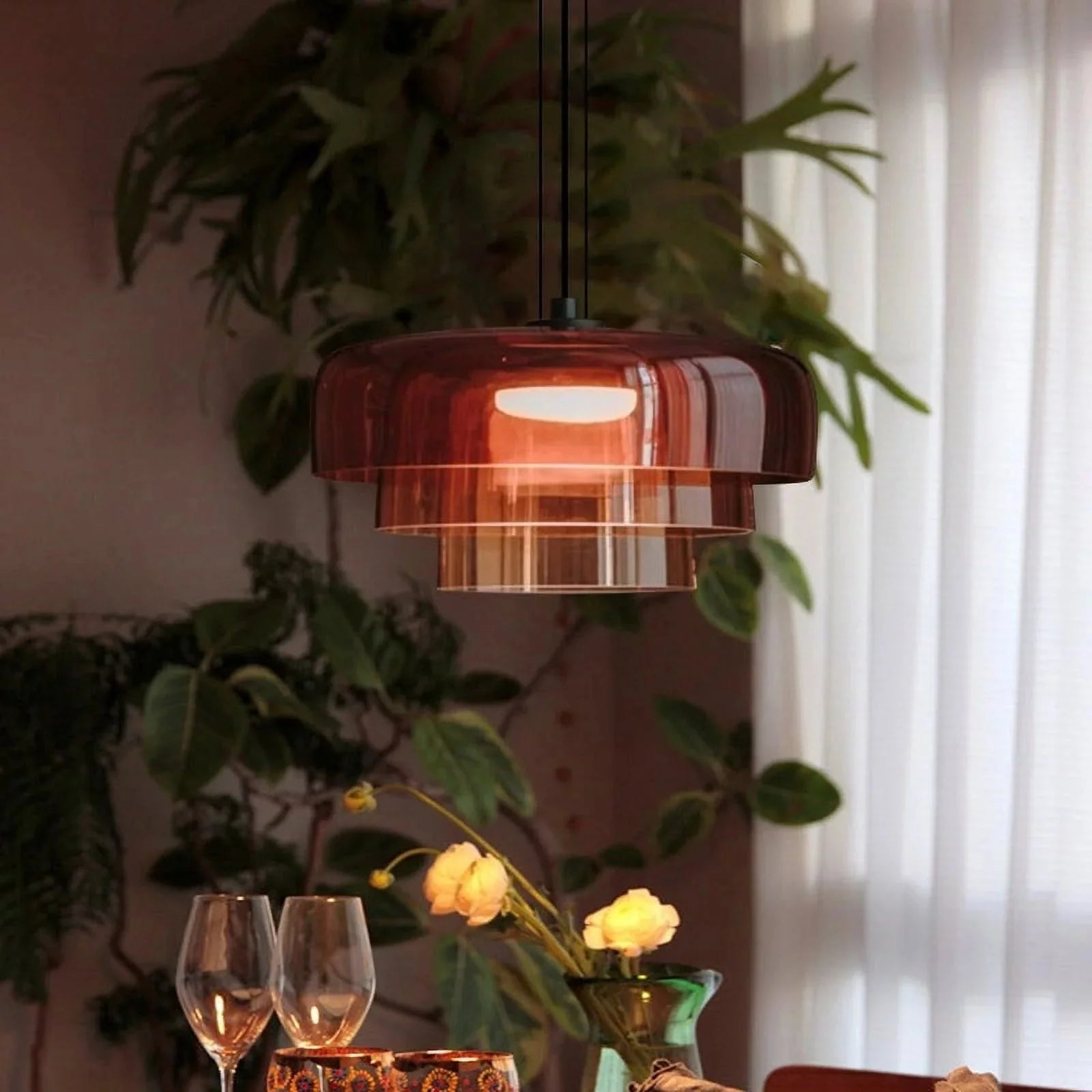 Szklana lampa wisząca z warstwowym kloszem — styl retro | Norivo Norivo