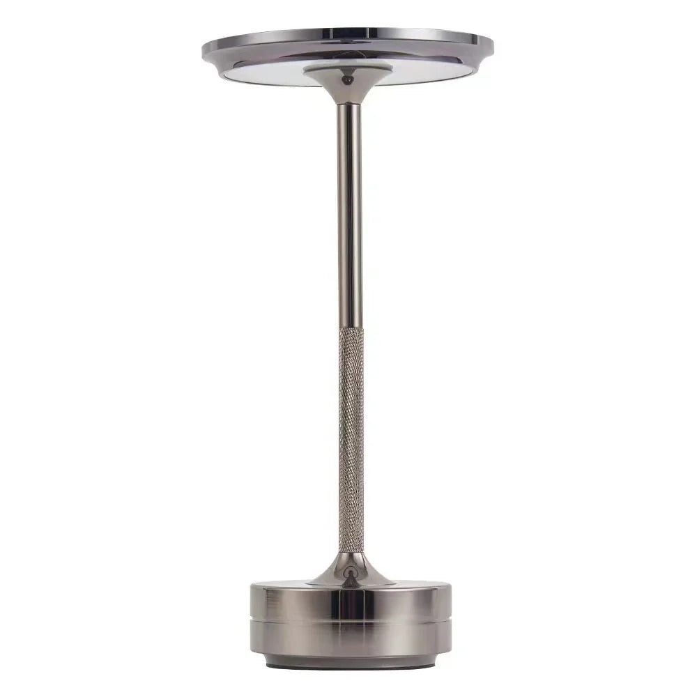 Elegancka lampka stołowa LED — metalowa, ładowana USB, 3 kolory | Norivo Norivo