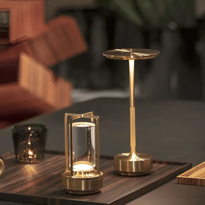 Elegancka lampka stołowa LED — metalowa, ładowana USB, 3 kolory | Norivo Norivo