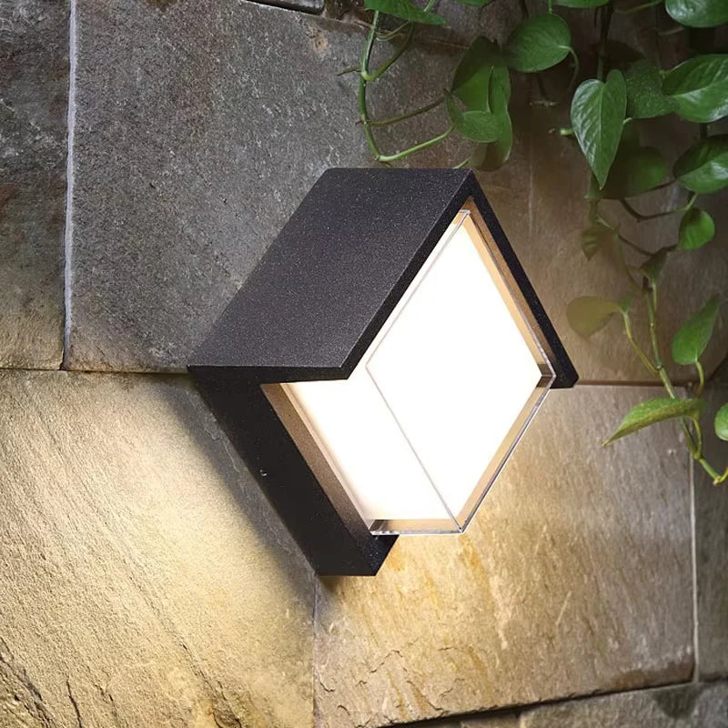Zewnętrzna lampa ścienna LED z czujnikiem ruchu — IP65 | Norivo Norivo