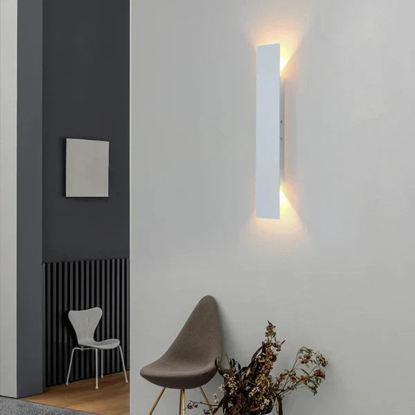 Zewnętrzna lampa elewacyjna LED — kinkiet góra/dół, wodoodporny, 4 rozmiary | Norivo Norivo