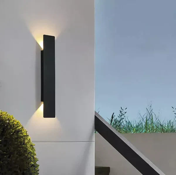 Zewnętrzna lampa elewacyjna LED — kinkiet góra/dół, wodoodporny, 4 rozmiary | Norivo Norivo