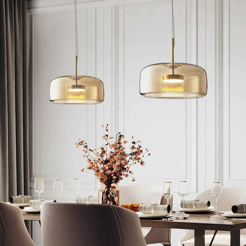 Szklana lampa wisząca LED — minimalistyczny klosz, złote wykończenie | Norivo Norivo