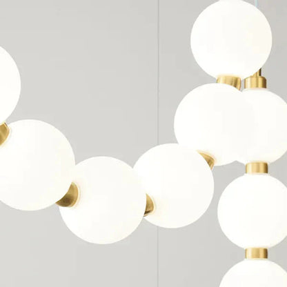 Lampa wisząca LED — efektowna forma naszyjnika z kulami świetlnymi | Norivo Norivo