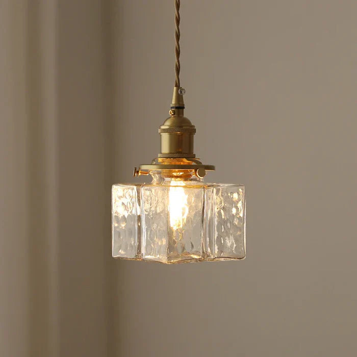 Vintage szklana lampa wisząca z mosiężnym wykończeniem — 3 kształty | Norivo Norivo
