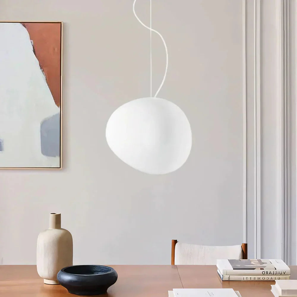 Lampa wisząca o organicznym okrągłym kształcie — minimalistyczny design | Norivo Norivo