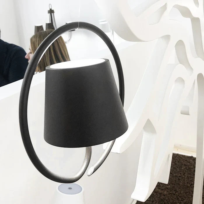 Bezprzewodowa lampa wisząca LED — geometryczna Norivo