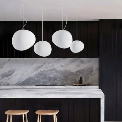 Lampa wisząca o organicznym okrągłym kształcie — minimalistyczny design | Norivo Norivo